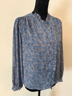Womens Blue Floral Ruffle Button-Up Blouse